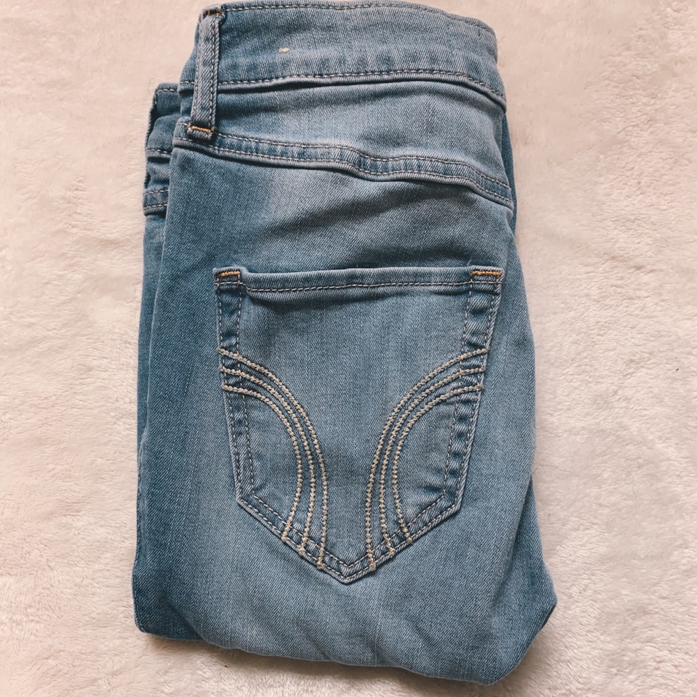 hollister jeans!!